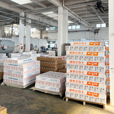 İyi bir fiyat. 1.26*202M Altsız Soğuk Laminasyon Filmi Yüksek Sıcaklığa Dayanıklı Yüksek Viskozluk çevrimiçi